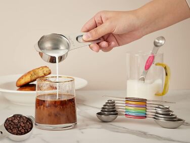 Stainless Steel Measuring Cups and Spoons Set with 15 Pieces – including 7 nestable metal measuring cups, 8 magnetic measuring spoon set – ideal kitchen helpers for cooking and baking