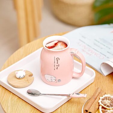 2-Pack Cat Mugs - Cute Ceramic Coffee Cups Set of 2 with Bamboo Lid and Spoon. Novelty Morning Cup Coffee, Milk, Tea Cups - 3D Cat Animal Mugs for Cat Lovers (Red and Purple)