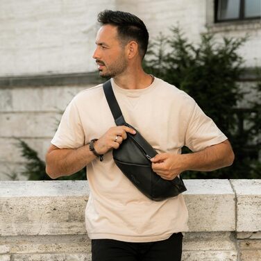 Berliner Bags Преміум поясна сумка Feline, шкіряна сумка через плече, кросбоді, бананка для жінок та чоловіків - чорна