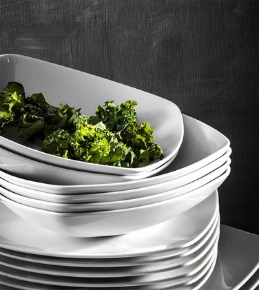 Обідно-кавовий сервіз Carlina від Konsimo, 60 предметів, на 12 осіб, біла порцеляна