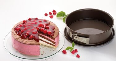 Dr. Oetker Springform Ø 26 cm, cake pan from the Back-Edition series with an enamel serving base, round steel cake pan with non-stick coating (color: brown), quantity: 1 piece