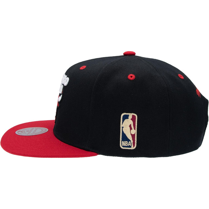 Кепка Mitchell & Ness NBA HWC Snapback чорно-червона, універсальний розмір