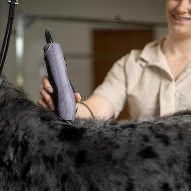 Машинка для стрижки собак та котів Agrarzone KM10+ з набором гребінців - професійний інструмент для грумерів та ветеринарів, тиха та з низькою вібрацією