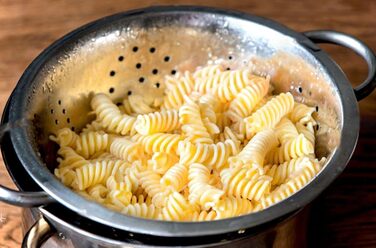 Ніж сито для макаронів Menax - нержавіюча сталь, кухонне сито, 18/24 см