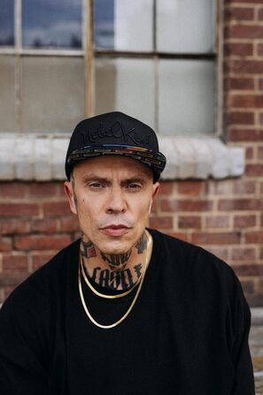 Snapback кепка Nebelkind: чорна, унісекс, регульована, стильна, бейсболка з прямим козирком, ретро