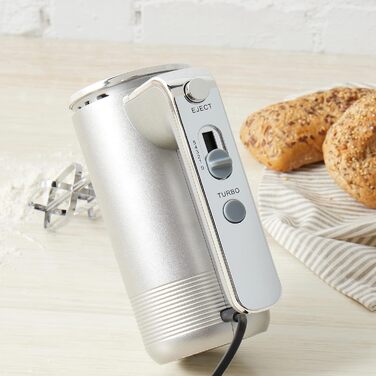 Ручний міксер Petra 300W з 5 швидкостями, турбо-функцією, гаками для тіста та вінчиками, сріблястого кольору з підставкою