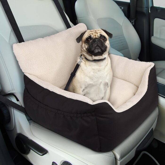 Автокрісло для собак - чорне, з м'яким двостороннім килимком та страхувальним ременем. Підходить для маленьких собак, встановлюється на заднє та переднє сидіння.