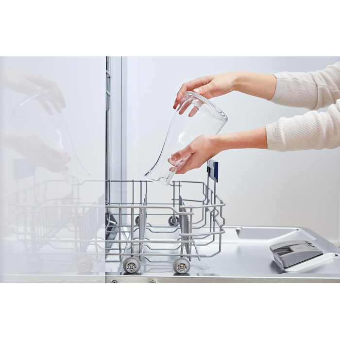 Emsa 505219 Flow Chilling Carafe | Elegant Design | Cooling performance for 4h | Cooling pad | Glass and stainless steel | Transparent | 1 Liter, 14 x 14 x 30 cm