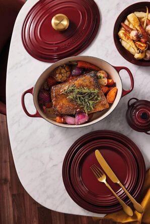 Чавунна овальна каструля Le Creuset Signature з кришкою, 27 см, 4,1 л, для всіх типів плит та індукції, колір Garnet (бордовий), 4,43 кг