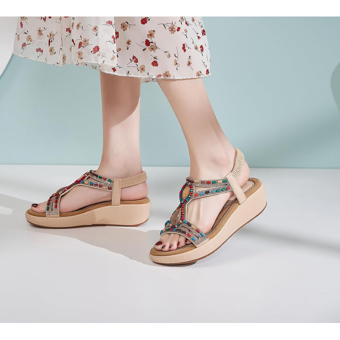 Босоніжки жіночі літні на танкетці Keilsandalen Aprikose 35 EU. Елегантні босоніжки з камінням та перлами для пляжу, висота танкетки 5 см