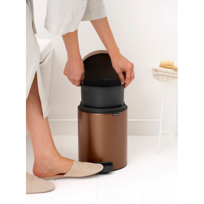 Сміттєвий кошик з педаллю BRABANTIA NewIcon, 5 л, Warm Bronze