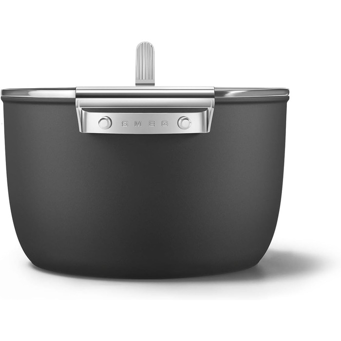 Електричний чайник Smeg KLF05CREU, 0.8 л, чорний: нержавіюча сталь, безпека, LED-дисплей, антиковзаюча основа