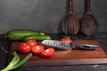 Ніж Wolfblood PRO Damast Santoku (23 см) з дамаської сталі 67 шарів - професійний кухонний ніж з дерев'яною ручкою, подарункова коробка та захист леза