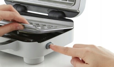 Вафельниця Breville DuraCeramic VST072 850 Вт, сріблястий/сірий