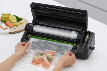 Вакууматор для продуктів FoodSaver FFS017X