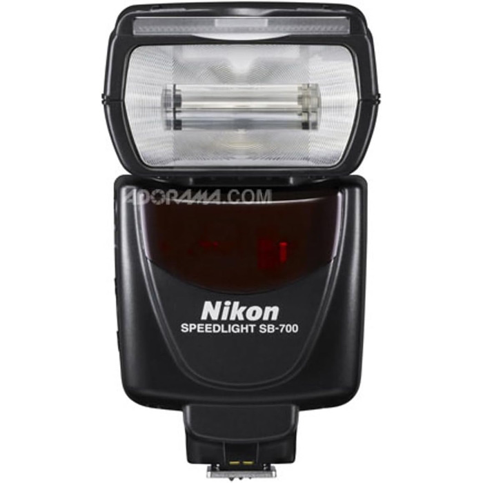 Спалах Nikon SB-700 для цифрових дзеркальних камер Nikon SLR
