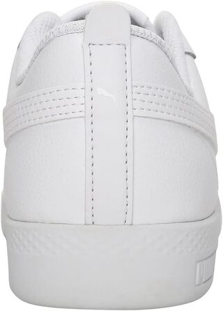 Кросівки Puma Smash WNS V2 для жінок, білі, розмір 38 EU