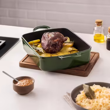 Navaris Cast Iron Casserole Dish Roasting Pan Rectangular - Enameled Roaster Heat-Resistant with Handles - For All Dishes and Cooking Surfaces
