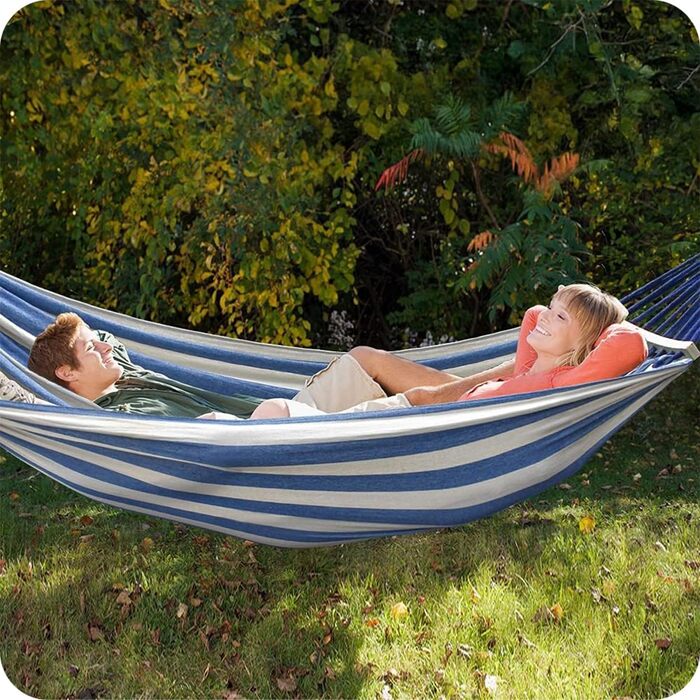 Гамак KRUMAD 260 см, до 250 кг, вологостійкий, бавовна-поліестер, для саду, балкону, кемпінгу, з дерев'яними розпірками та сумкою (блакитно-білий, без каркасу)