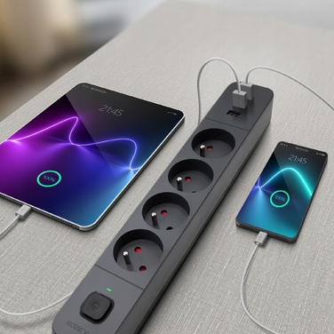 Мережевий фільтр (подовжувач) з 3 USB-портами, вимикачем та захистом від перенапруги, 1.5 м