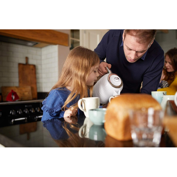 Електричний чайник Russell Hobbs Inspire Weiss 1.7л, 2400W, з фільтром від накипу, індикатором рівня води, знімним кришкою