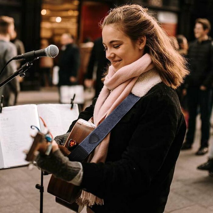 Гітарний ремінь Nefelibata з повного нубуку, вінтажний велюровий ремінь, безкоштовний бонус: 4 медіатори + фіксатори ремінця + кнопка для ремінця, подарунок для бас-гітари, електро- та акустичної гітари (Чарівний фіолетовий, вінтажний сірий)