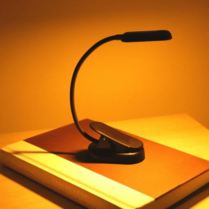 Світлодіодна кріпиться на книжку, янтарно-червона, для читання в ліжку – Янтарний (1600 K)/Червоний (625 nm) – 8 LED, до 30 годин роботи, USB-C зарядка, гнучка, перезаряджувана