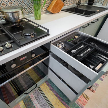 Relaxdays Extendable Cutlery Box in Black