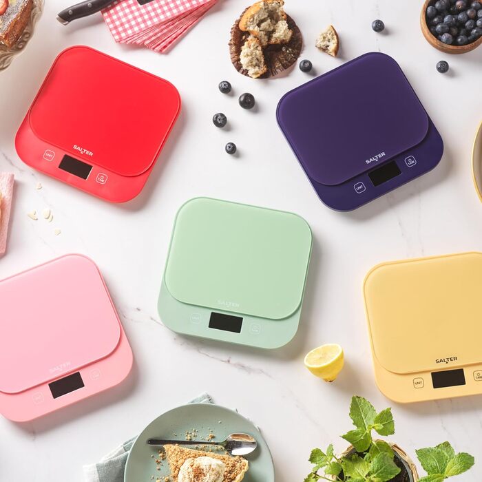 Цифрові кухонні ваги Salter British Bakes до 10 кг, точність 1 г, водонепроникні, платформа з загартованого скла, функція тари та вимірювання рідин (Зелений)