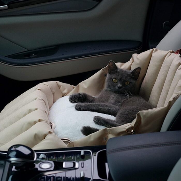 Автомобільний крісло-підвищення для собак, велике (55x42x42 см), світло-хакі. З безпечним ременем.