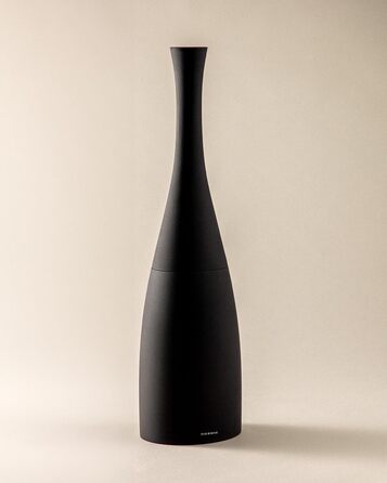 Мінімалістична щітка для унітазу COSMIC SAKU в скандинавському стилі з пластику та смоли. Тримач для щітки для унітазу чорного кольору матового.