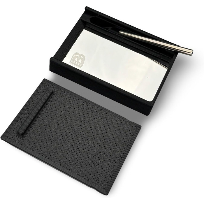 Ballerbox/Pocketbox including integrated mirror, tubes, and poker cards plus a snus dispenser (BallerBox Classic)
