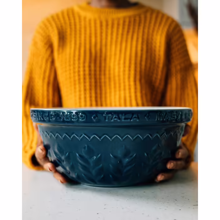 Traditional Mixing Bowl from Original Stoneware, Indigo and Ivory Design, 5.5 Liter Capacity, Perfect for Preparing Bread and Cakes, Dishwasher Safe