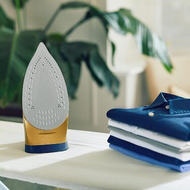 Праска Breville SuperSteam з парою: 2600 Вт, керамічна підошва, 190 г паровий удар, резервуар 300 мл, колір морської хвилі та полірована латунь [VIN413]