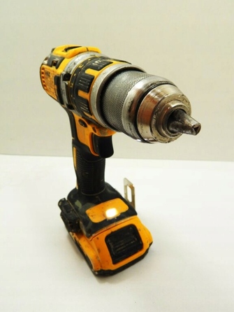Акумуляторний шуруповерт DeWalt 18 V DCD795D2