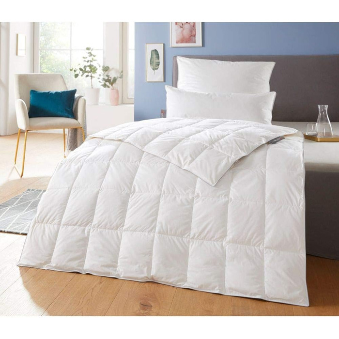 Badenia Trendline Comfort Down Comforter, Lightweight Summer Blanket with 90% Down & 10% Feathers of Class I, 135 x 200 cm, Down Pass tested & Öko-Tex certified, produced according to German quality standard 135 x 200 cm Lightweight Comfort Summer Blanket