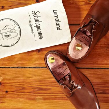 Lumaland® Premium Cedarwood Shoe Trees for Women and Men | Double spring for perfect shape retention, split & adjustable front piece | Includes cotton storage bag