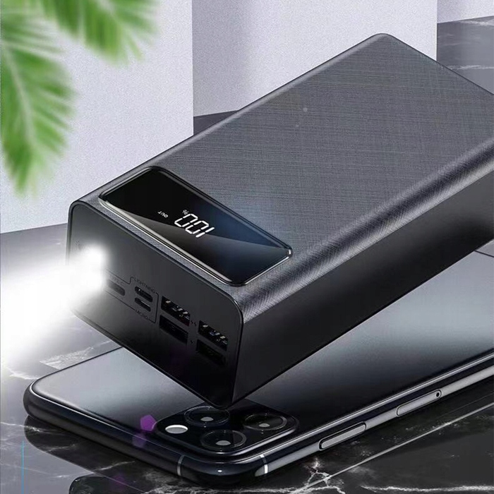 Повербанк 50 000 mAh з ліхтариком та вбудованими кабелями (4xUSB, USB-C, Lightning)