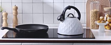 Класичний сталевий чайник Karl Hausmann, 3 л, чорний