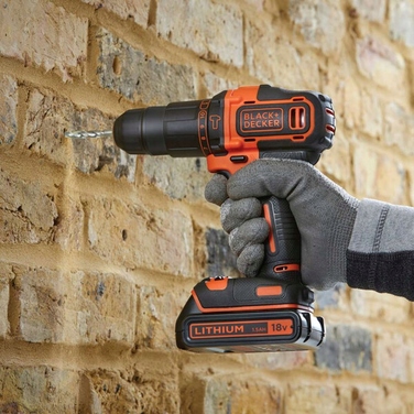 Акумуляторний шуруповерт Black+Decker 18 V BDCHD18N