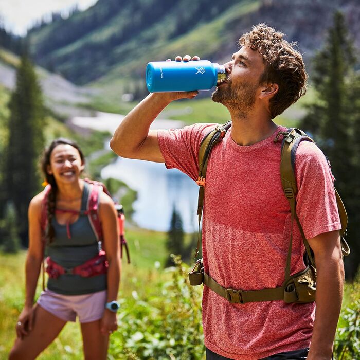 HYDRO FLASK - 1180ml (40oz) Water Bottle - Insulated Stainless Steel Water Bottle - Sports Bottle with Leakproof Flex Cap Lid & Strap - Dishwasher Safe Thermos Bottle - Wide Mouth Opening - (Flex Cap, Berry)