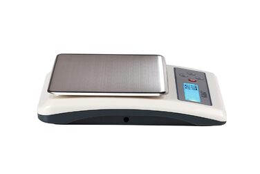 Кухонні ваги G&G KF6K: точність 0.1г, 6 кг, автоматичне вимкнення, з адаптером та батарейками