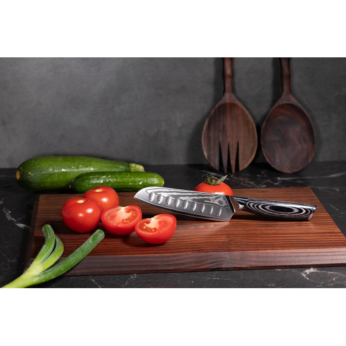 Ніж Wolfblood PRO Damast Santoku (23 см) з дамаської сталі 67 шарів - професійний кухонний ніж з дерев'яною ручкою, подарункова коробка та захист леза