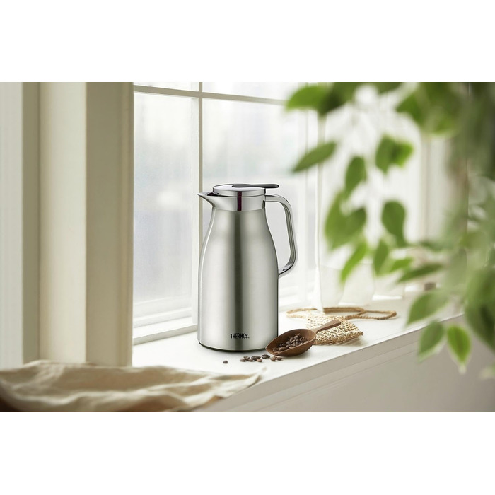 Термос Thermoskanne Century, нержавіюча сталь, 1л, скляний вкладиш, клапан для наливання однією рукою, 4046.248.100. Зберігає тепло до 12 годин, ідеальний для кави або чаю, на 8 чашок.