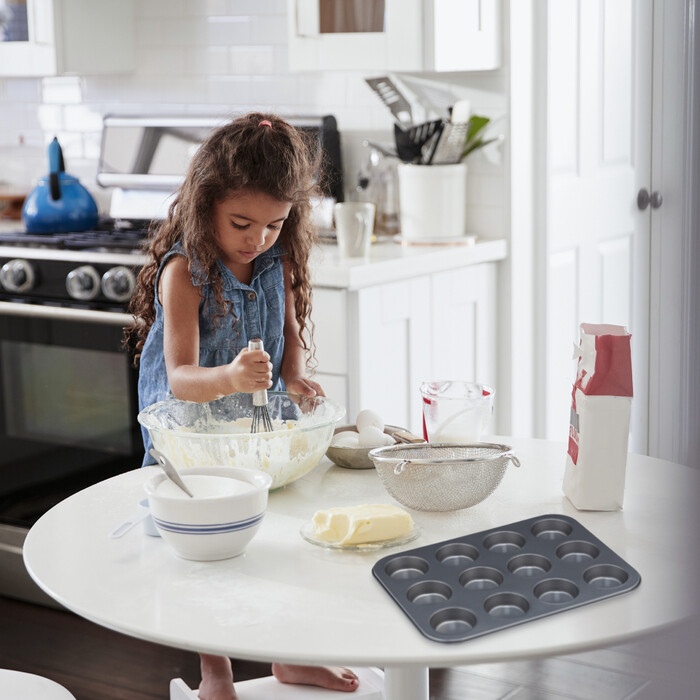 Relaxdays 12-Cup Muffin Tin Set of 2