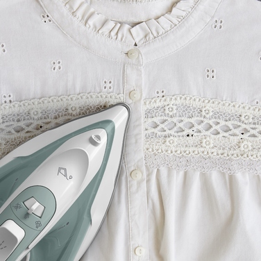 Парова праска TEFAL Virtuo FV2C42 2000 Вт, потужний паровий удар 120 г/хв, керамічна підошва