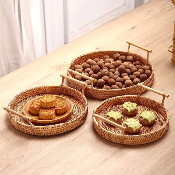 YANGQIHOME Rattan Round Serving Tray, Woven Basket Tray with Wooden Handles (32 cm)