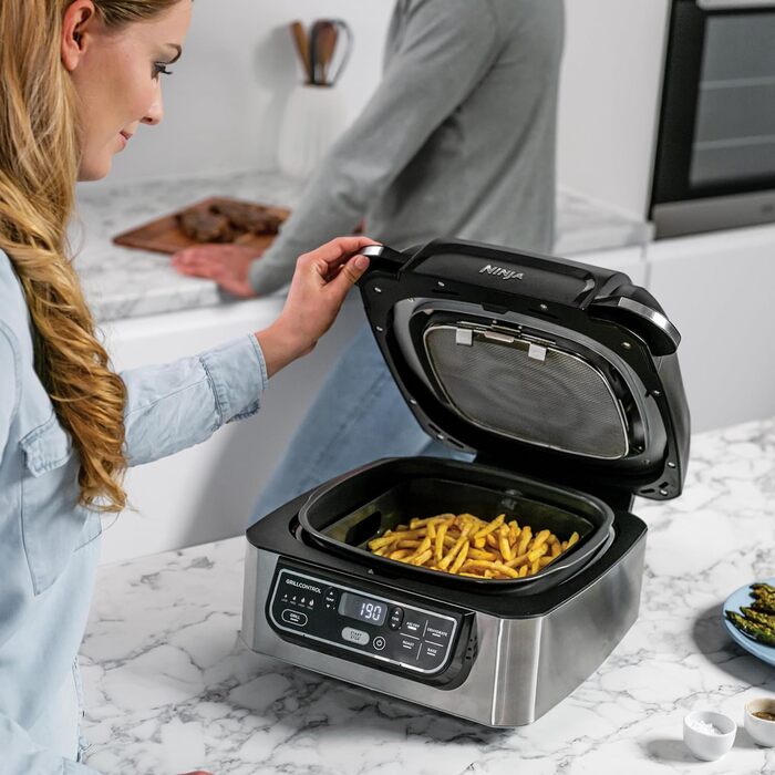 Ninja Foodi Grill & Air Fryer, 5.7L Air Fryer, Air Fryer, Dishwasher-Safe Parts, 5-in-1, Black/Silver AG301EU Grill & Air Fryer 5.7L Black/Silver