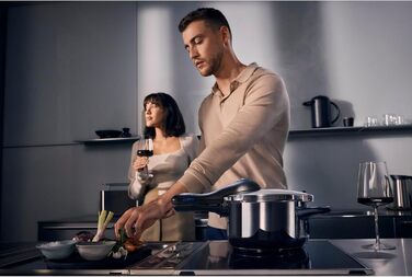 Мультиварка WMF Perfect Plus One Pot 6,5л з вставкою, для індукції, з захистом від полум'я, великим сигналом, 2 рівнями приготування, знімний ручка кришки