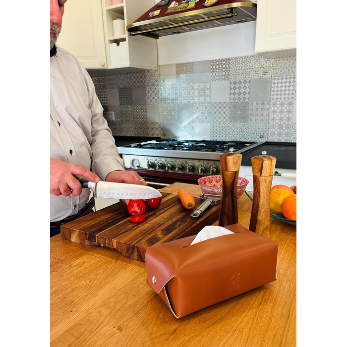 Genuine Leather Cosmetic Tissue Box, Handcrafted, Made in Italy, perfect for living rooms, bathrooms, kitchens, and office/practice (Cognac)